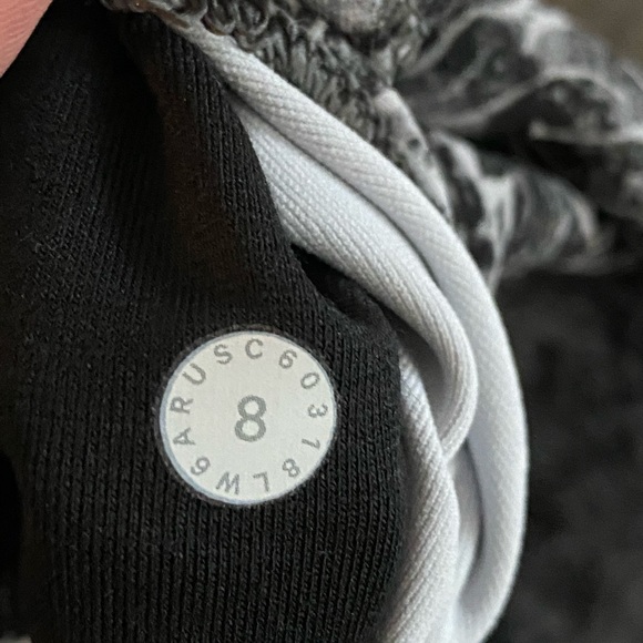 Lululemon crops - Picture 6 of 6